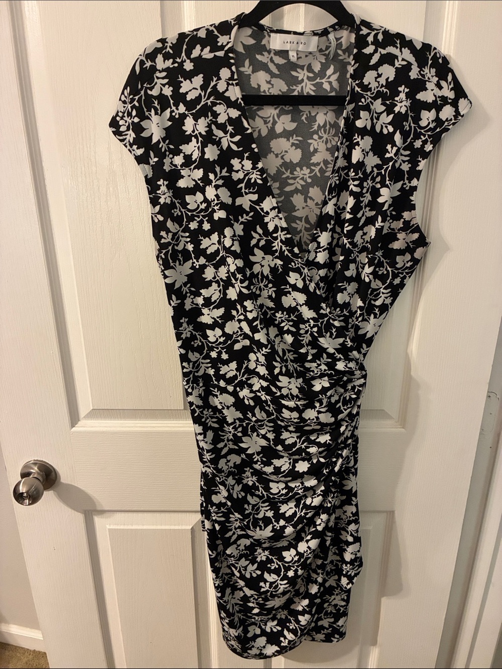 Lark & Ro Black and White Floral Wrap Ruched Midi Dress